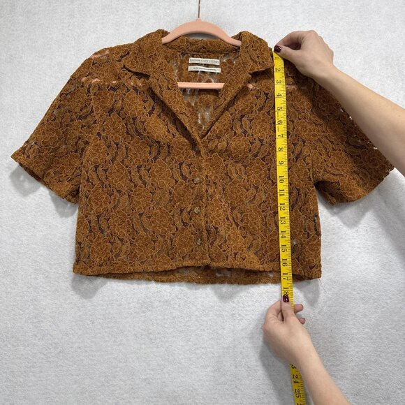 Urban Outfitters Shirt Womens Medium Brown Lace Cropped Button Short Sleeve - Picture 2 of 10